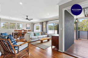 BIG RELAXING FAMILY HOME - 14 GUESTS